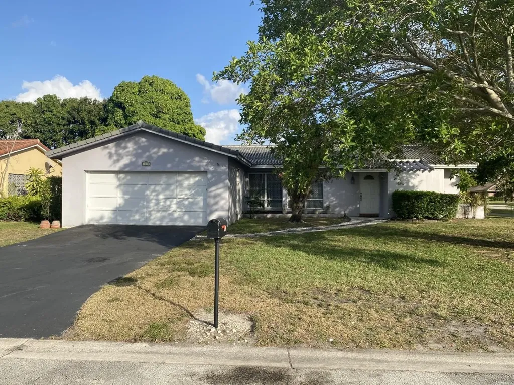 1131 NW 85th Terrace Coral Springs FL 33071