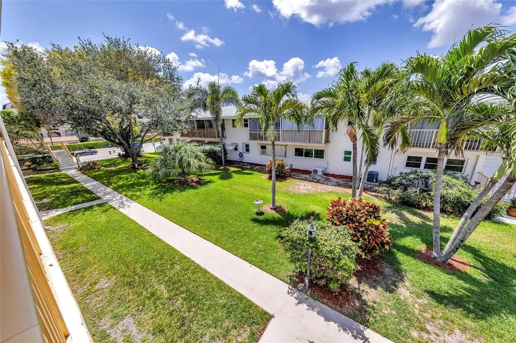11 SW 4th Avenue Boca Raton FL 33432