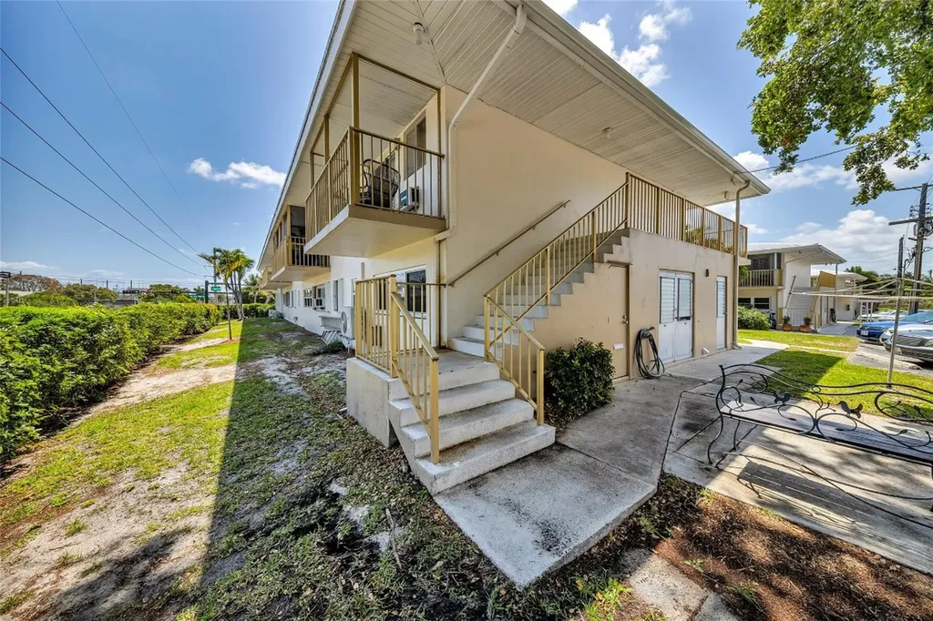 11 SW 4th Avenue Boca Raton FL 33432