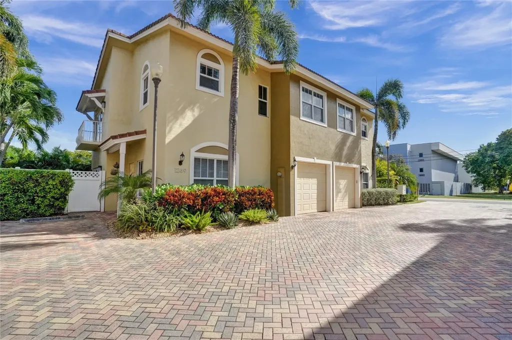 1249 NE 32nd Street Oakland Park FL 33334
