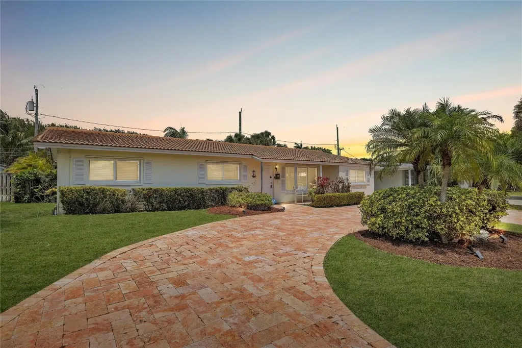 2011 NE 34th Street Lighthouse Point FL 33064