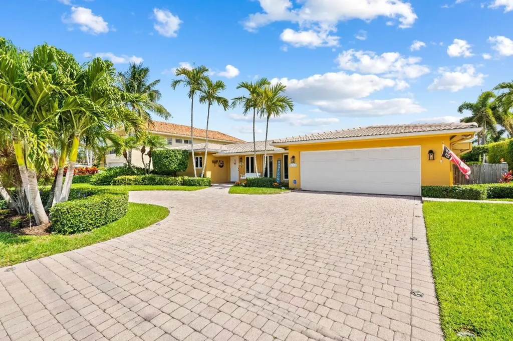 2100 NE 30th Street Lighthouse Point FL 33064