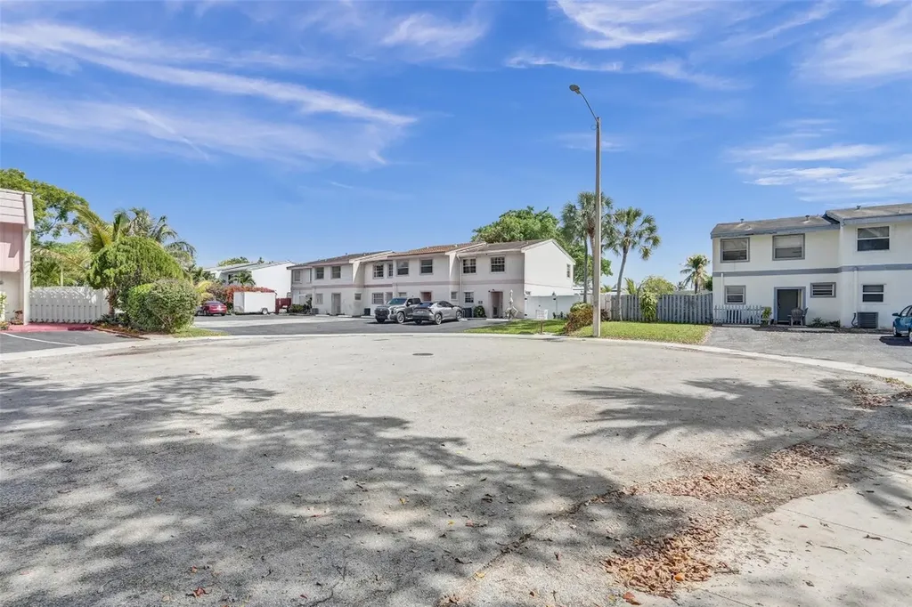 7905 SW 8th Street North Lauderdale FL 33068