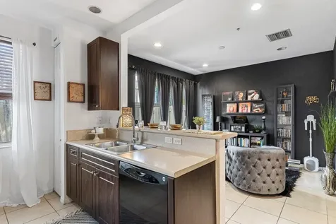 2851 W Prospect Road Tamarac FL 33309