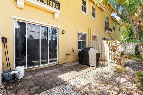 2851 W Prospect Road Tamarac FL 33309