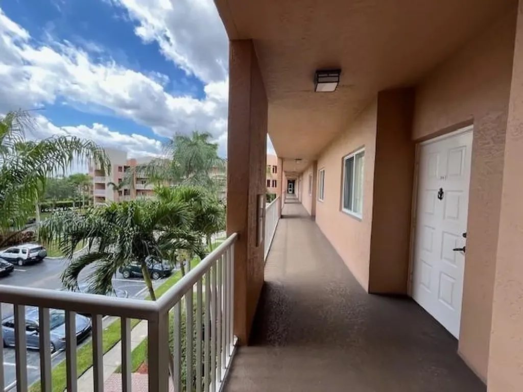 7725 Yardley Drive Fort Lauderdale FL 33321