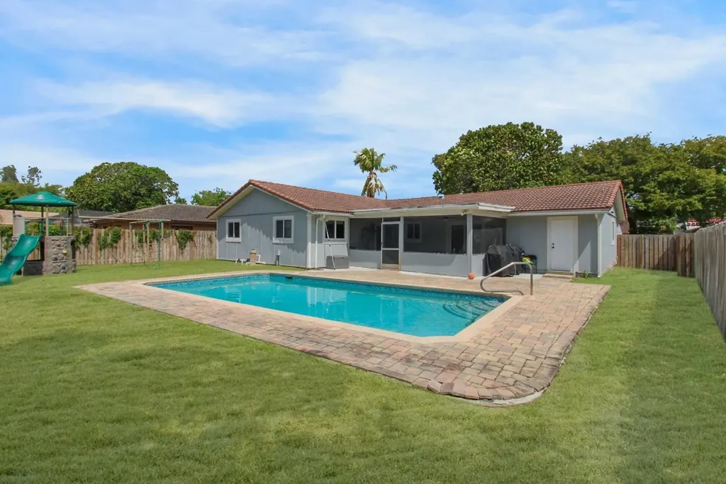11922 NW 26th Place Coral Springs FL 33065