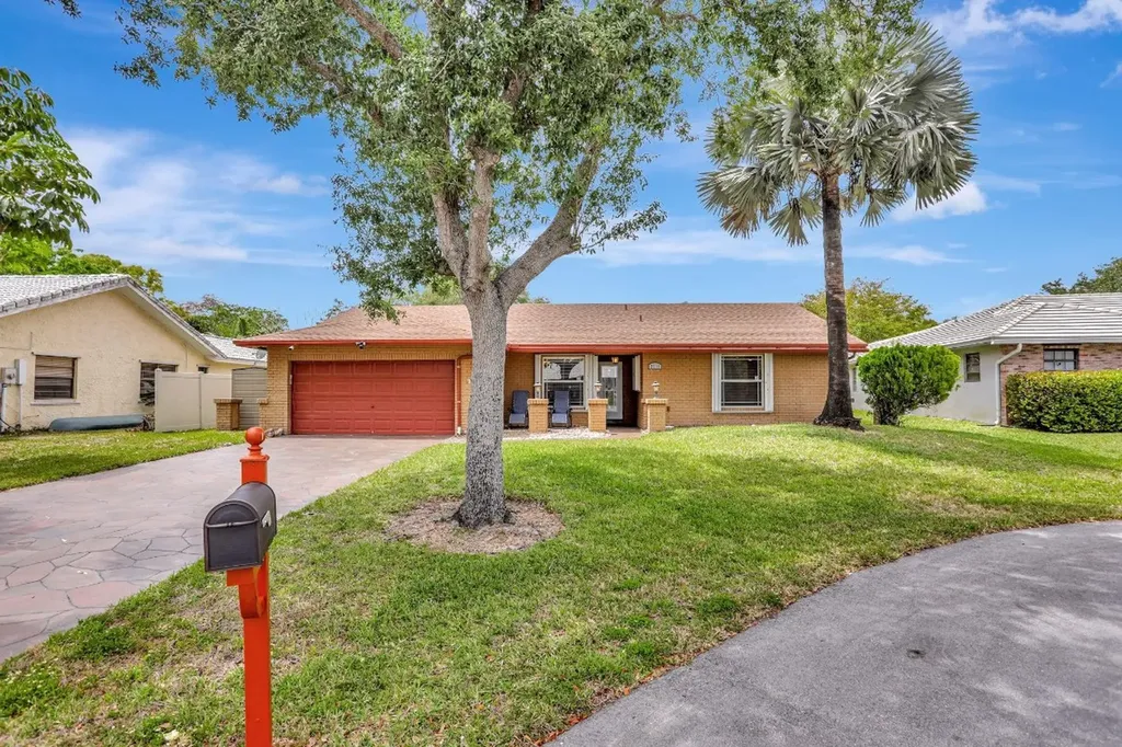 2211 NW 41st Terrace Coconut Creek FL 33066