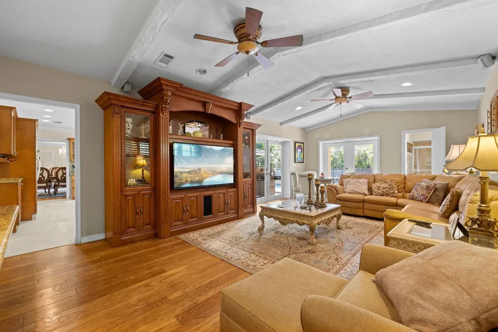 3170 N 36th Street Hollywood FL 33021