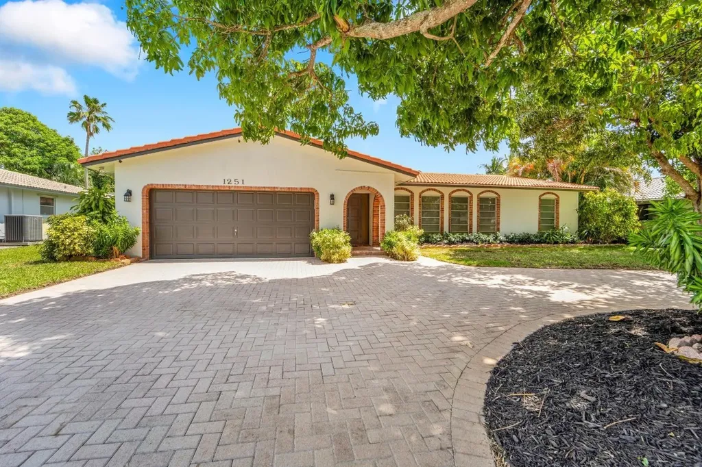 1251 NW 85th Terrace Coral Springs FL 33071