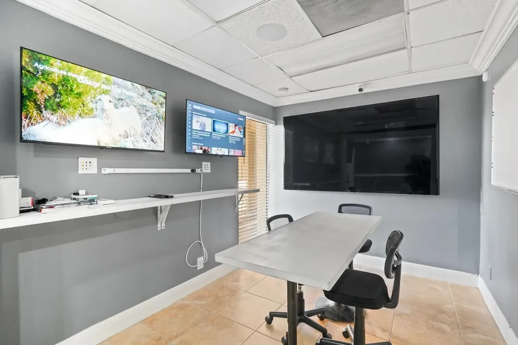 2331 N State Road 7 Lauderdale Lakes FL 33313