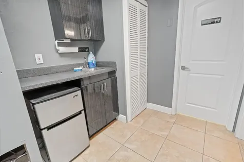2331 N State Road 7 Lauderhill FL 33313