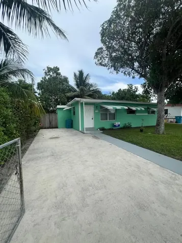 2780 NW 2nd Street Boynton Beach FL 33435