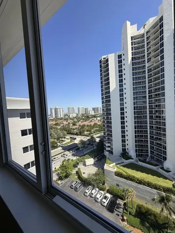19201 Collins Avenue Sunny Isles Beach FL 33160