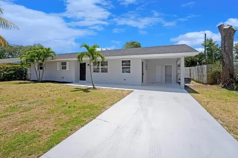 186 SE 27th Court Boynton Beach FL 33435