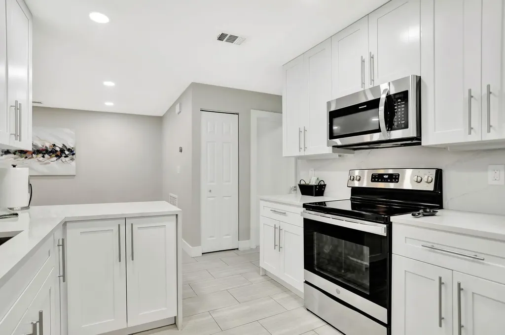 1035 NW 5th Avenue Boca Raton FL 33432