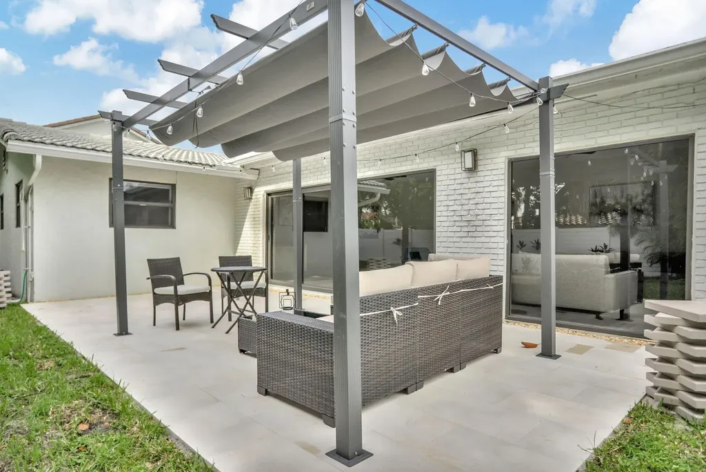1035 NW 5th Avenue Boca Raton FL 33432