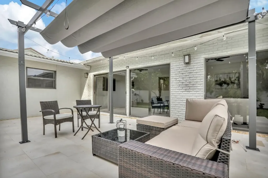 1035 NW 5th Avenue Boca Raton FL 33432