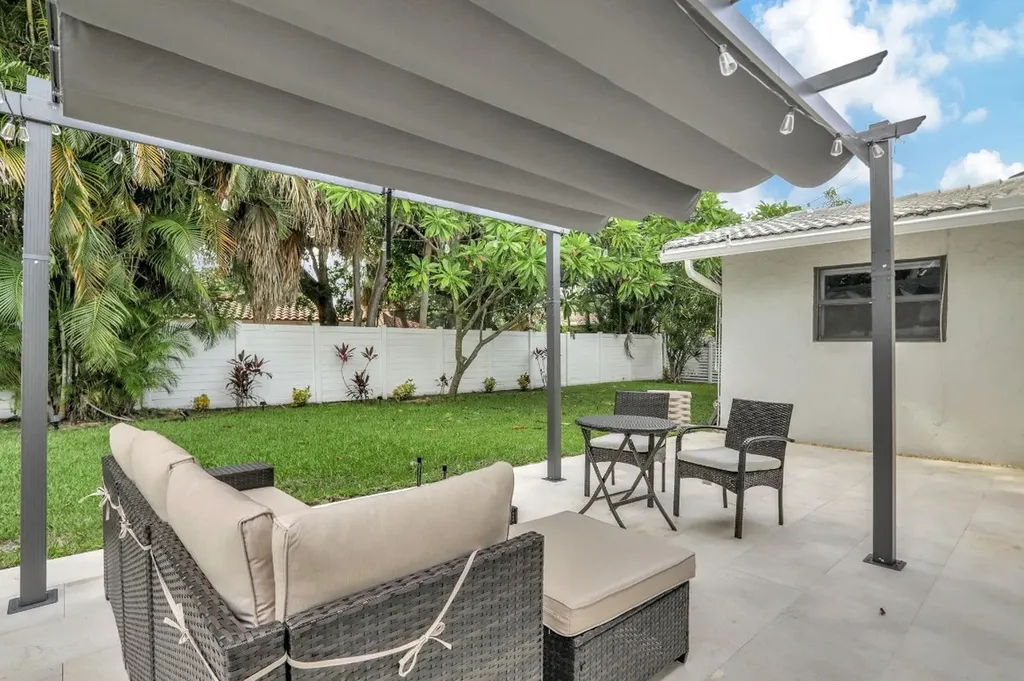 1035 NW 5th Avenue Boca Raton FL 33432