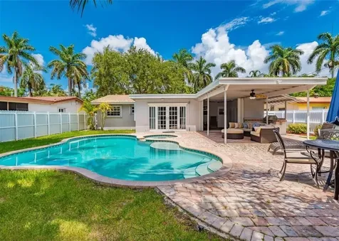1109 N 13th Court Hollywood FL 33019