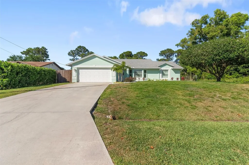 661 SE Delancey Lane Port St Lucie FL 34984