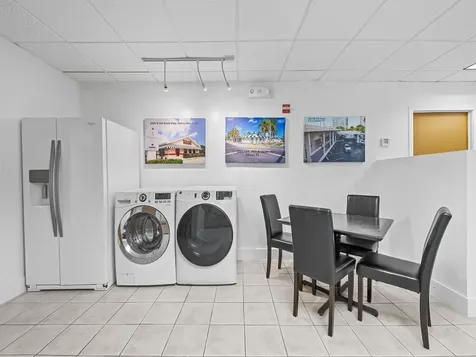 2801-2809 E Commercial Boulevard Fort Lauderdale FL 33308