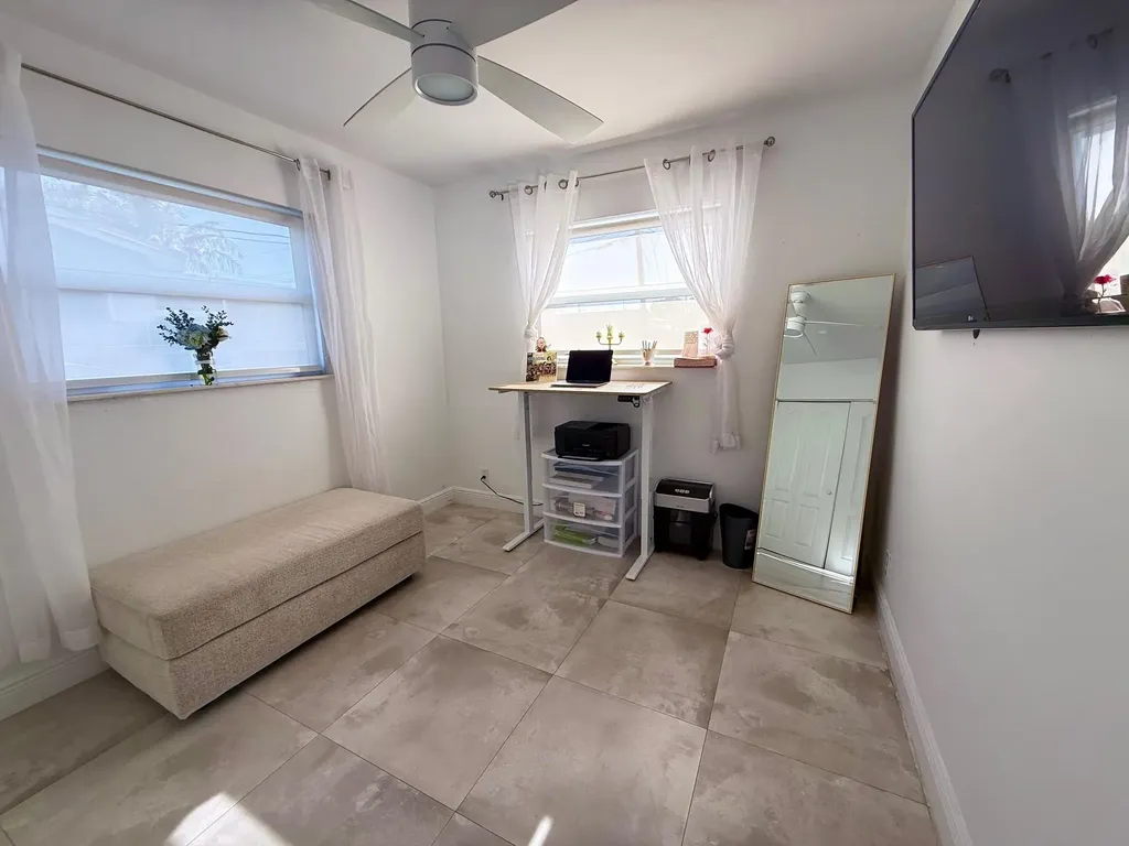2340 N 58th Terrace Hollywood FL 33021