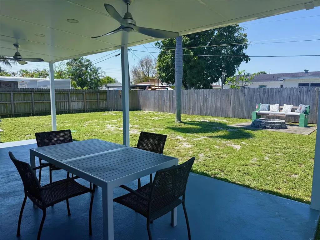 2340 N 58th Terrace Hollywood FL 33021