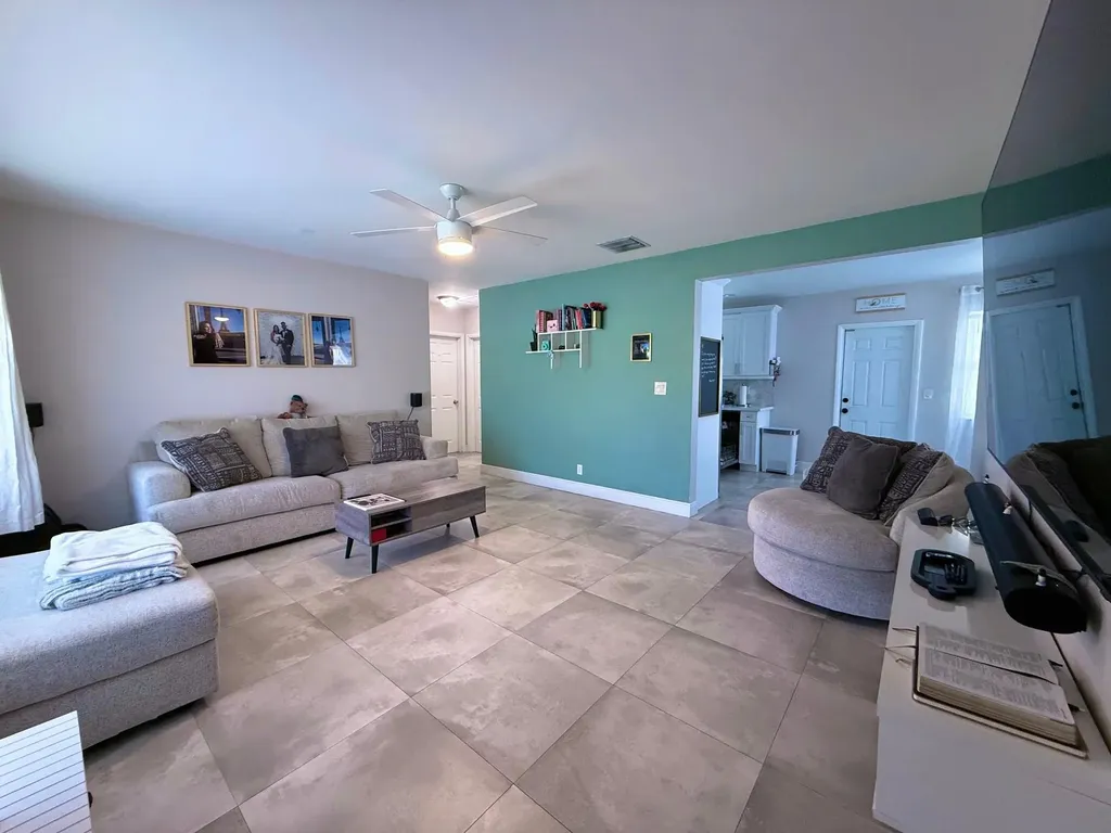 2340 N 58th Terrace Hollywood FL 33021