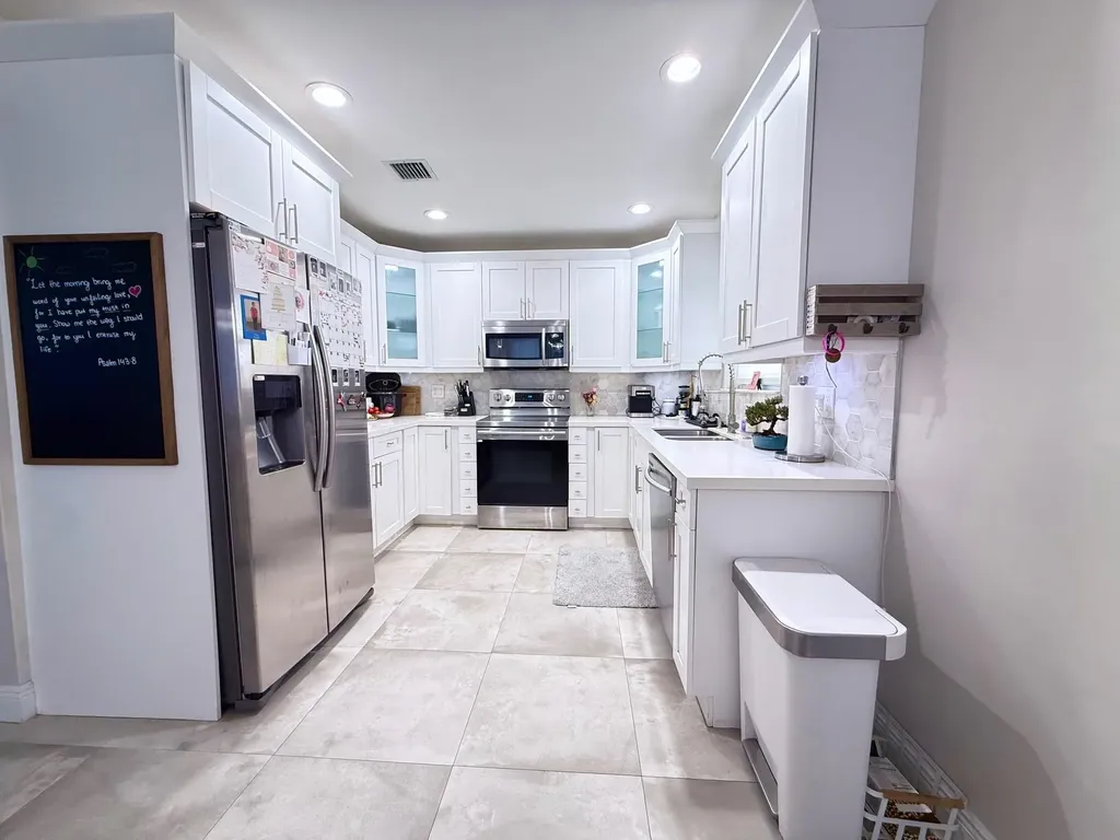 2340 N 58th Terrace Hollywood FL 33021