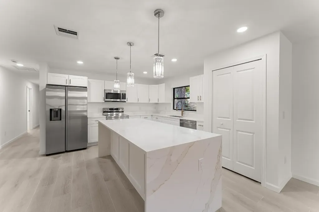 2712 S 17th Street Fort Pierce FL 34982