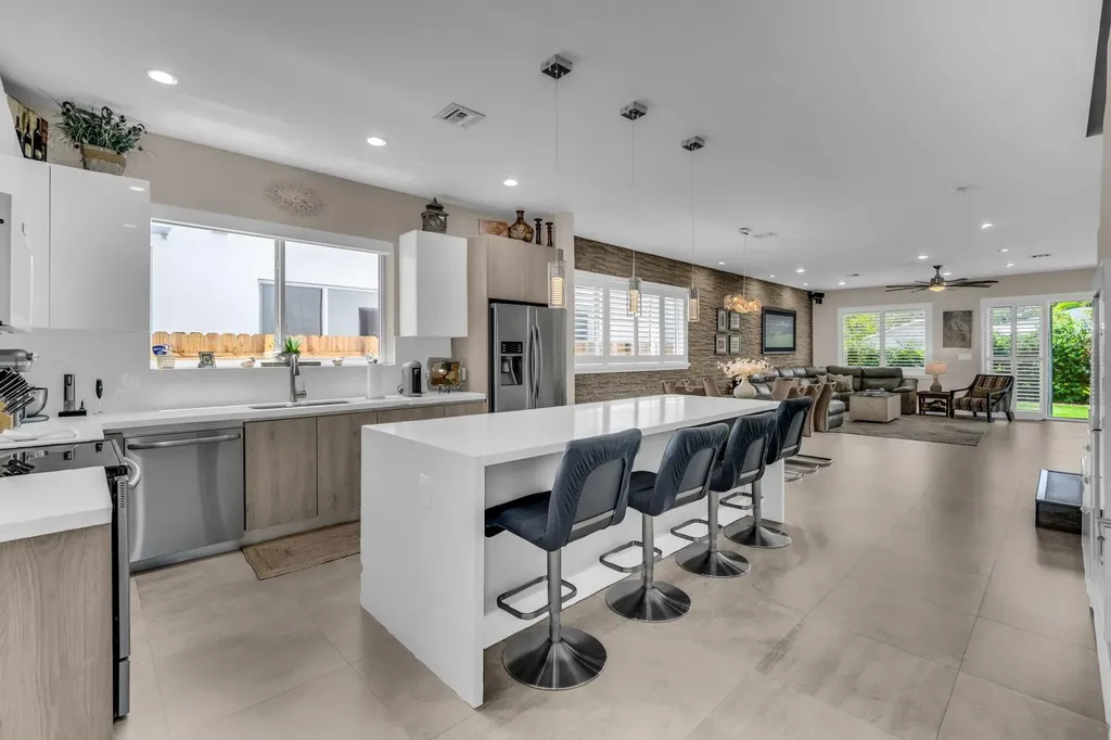 807 SW 7th Avenue Fort Lauderdale FL 33315