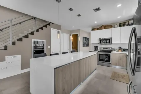 807 SW 7th Avenue Fort Lauderdale FL 33315