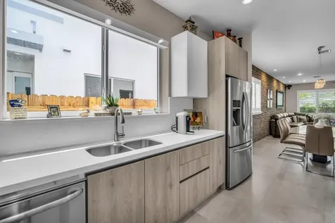 807 SW 7th Avenue Fort Lauderdale FL 33315