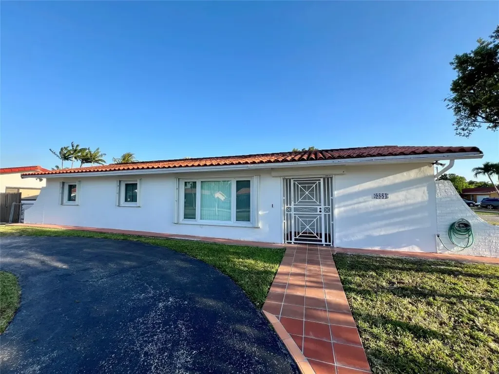 9884 SW 26th Terrace Miami FL 33165