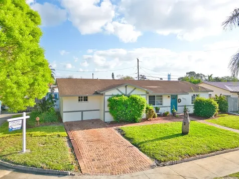 6471 Pershing Street Hollywood FL 33024