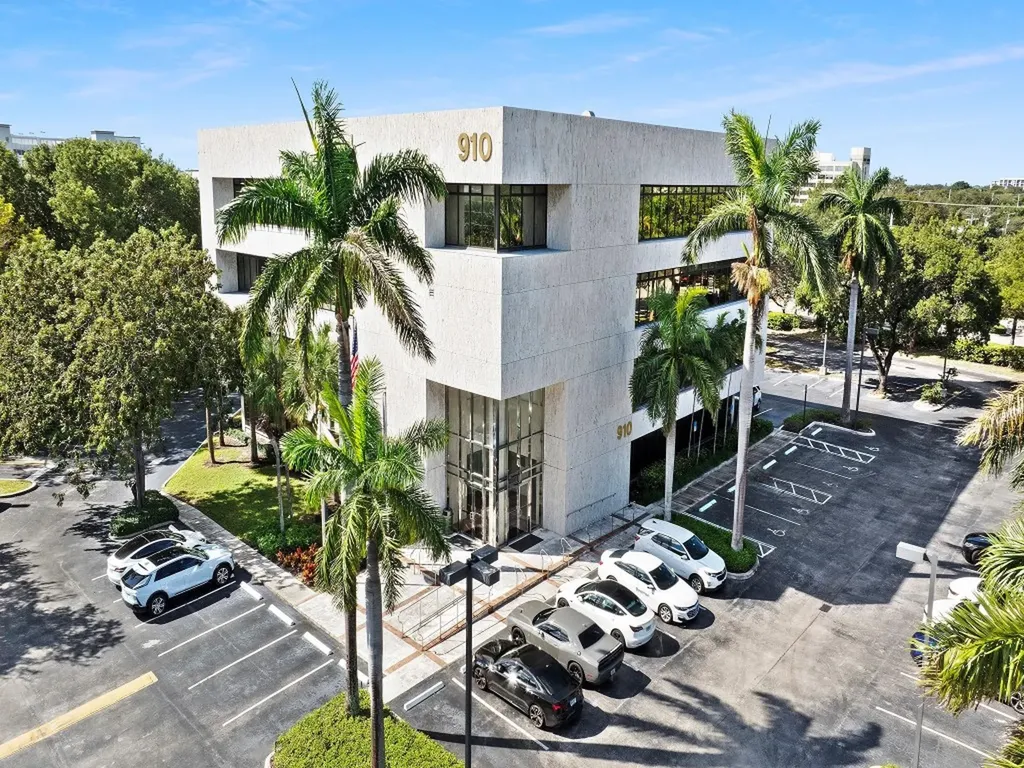 910 SE 17th Street Fort Lauderdale FL 33316