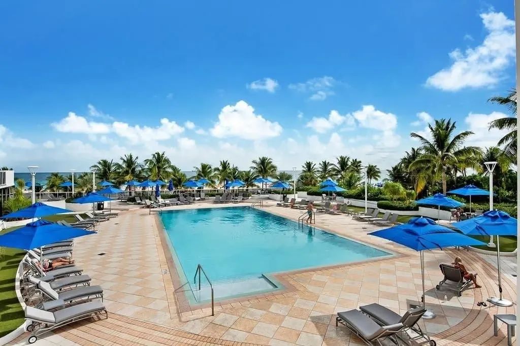 100 Lincoln Road Miami Beach FL 33139