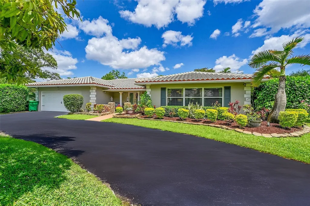 2351 NW 105th Terrace Coral Springs FL 33065