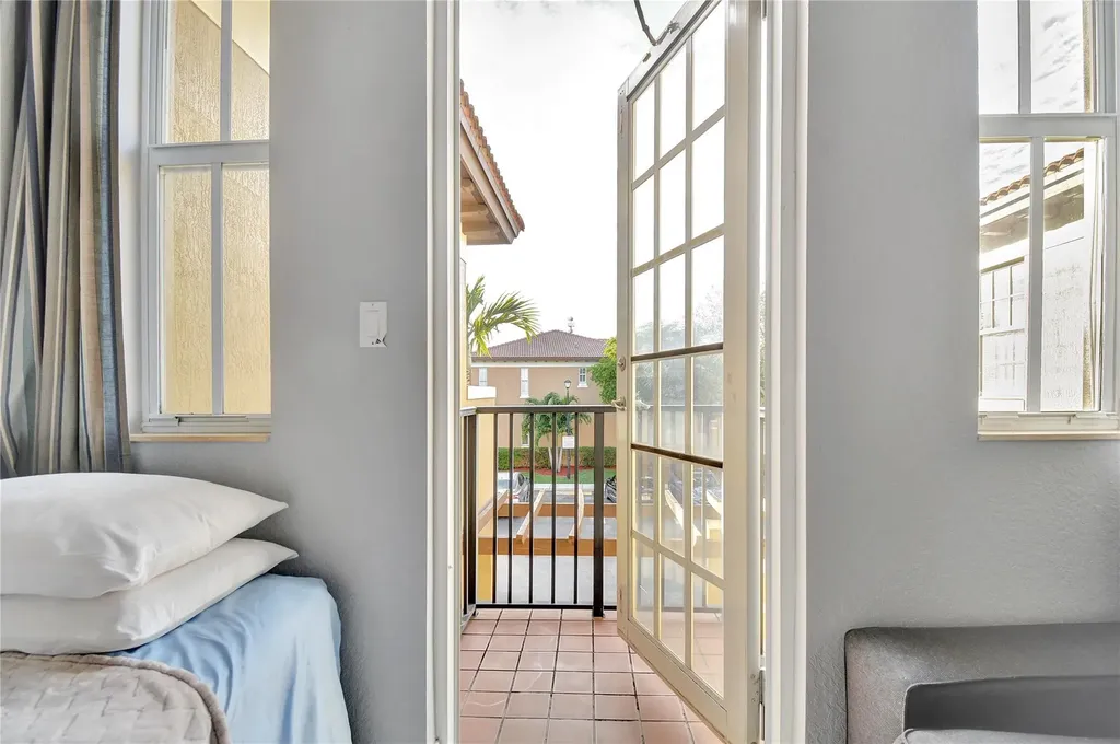 6927 Julia Gardens Drive Coconut Creek FL 33073