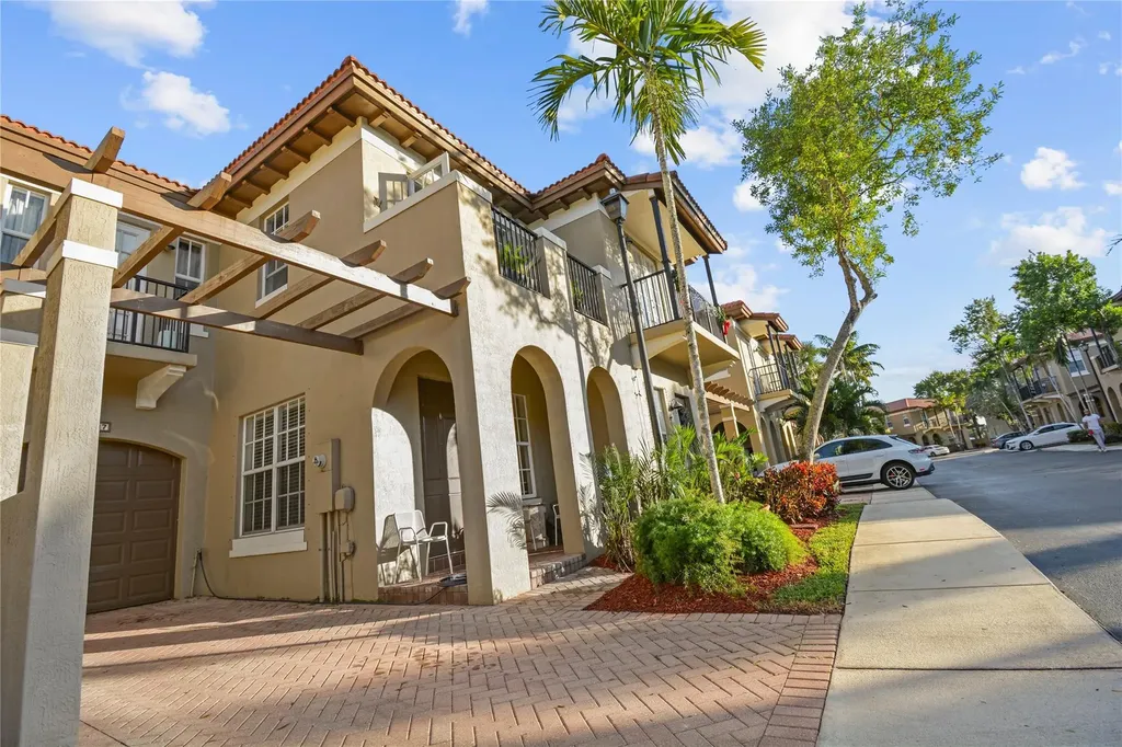 6927 Julia Gardens Drive Coconut Creek FL 33073