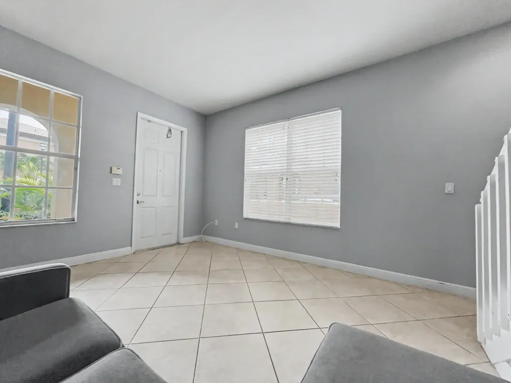 6927 Julia Gardens Drive Coconut Creek FL 33073