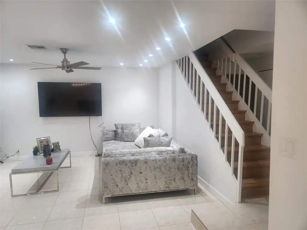 832 NW 81st Avenue Plantation FL 33324