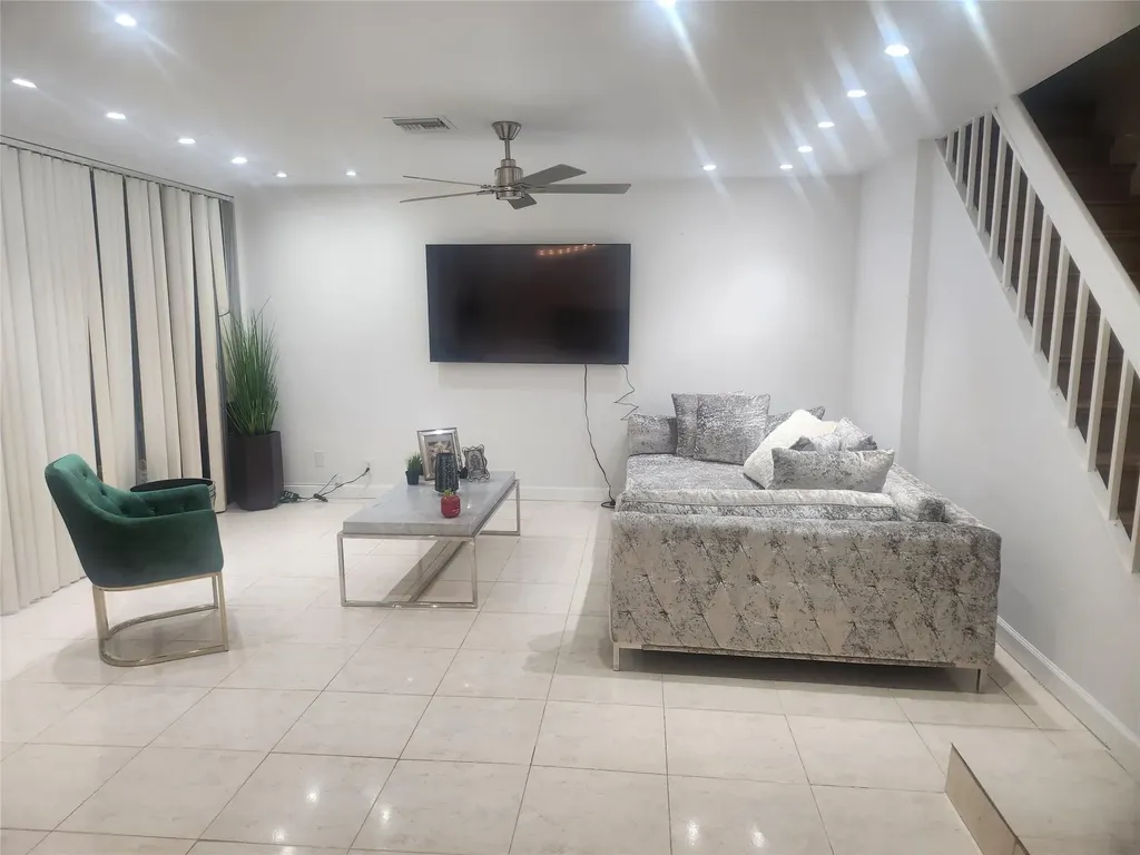 832 NW 81st Avenue Plantation FL 33324