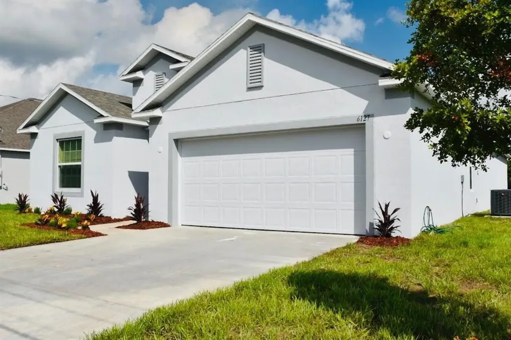 6127 NW Drophy Avenue Port St Lucie FL 34986