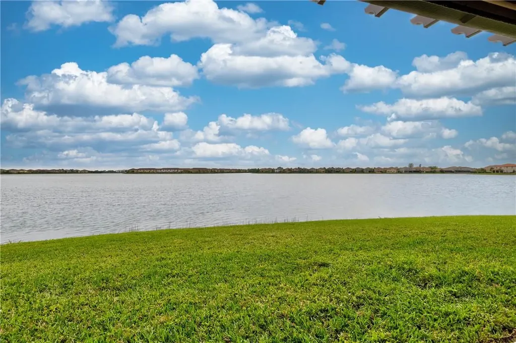 8880 Lakeview Place Parkland FL 33076