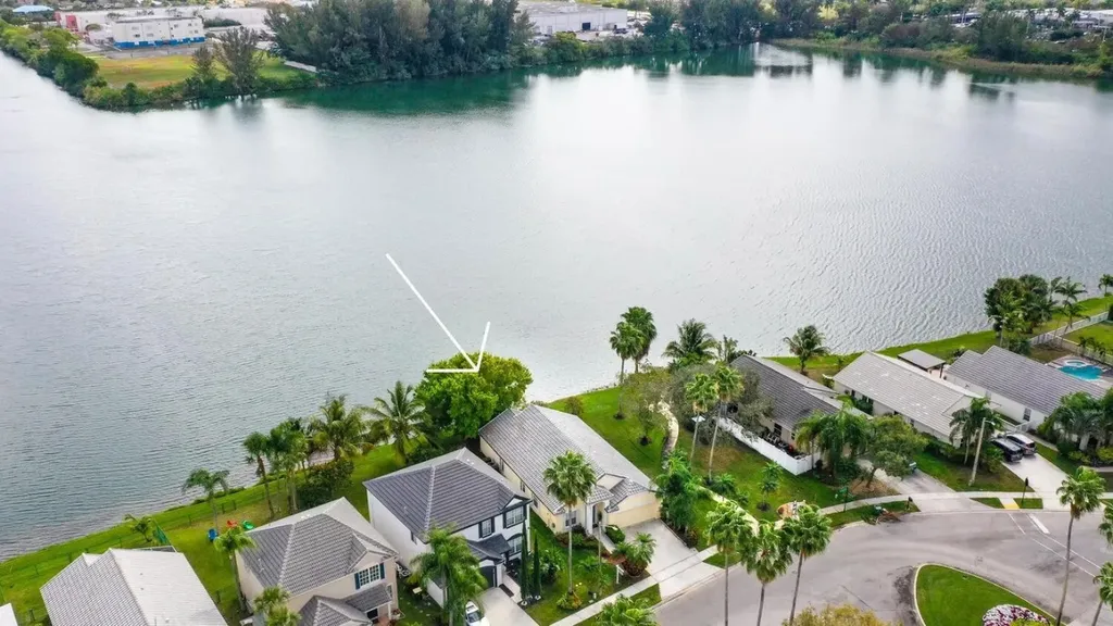 5788 N Plum Bay Parkway Tamarac FL 33321