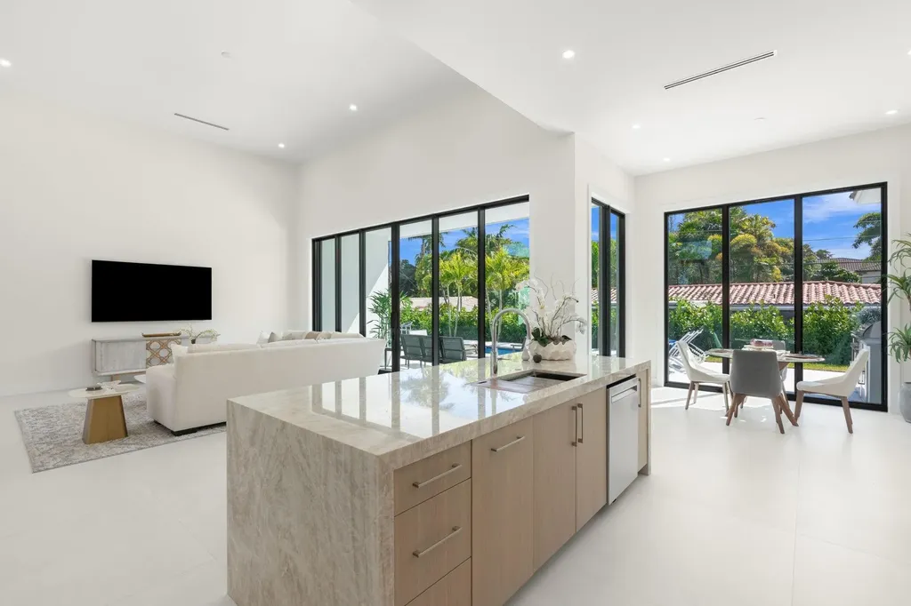 2724 NE 21st Court Fort Lauderdale FL 33305