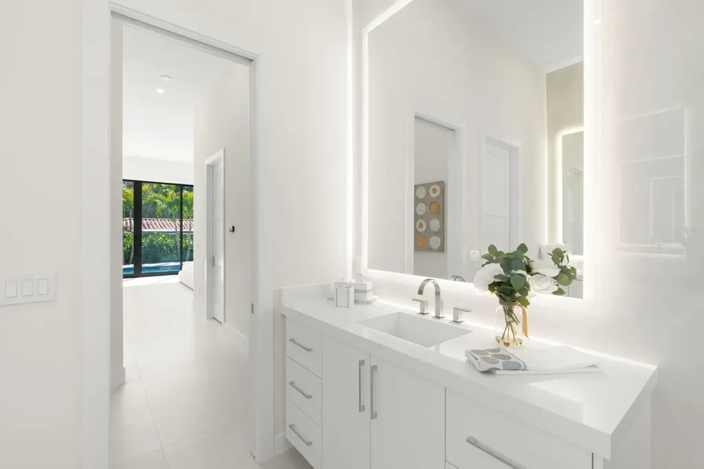 2724 NE 21st Court Fort Lauderdale FL 33305