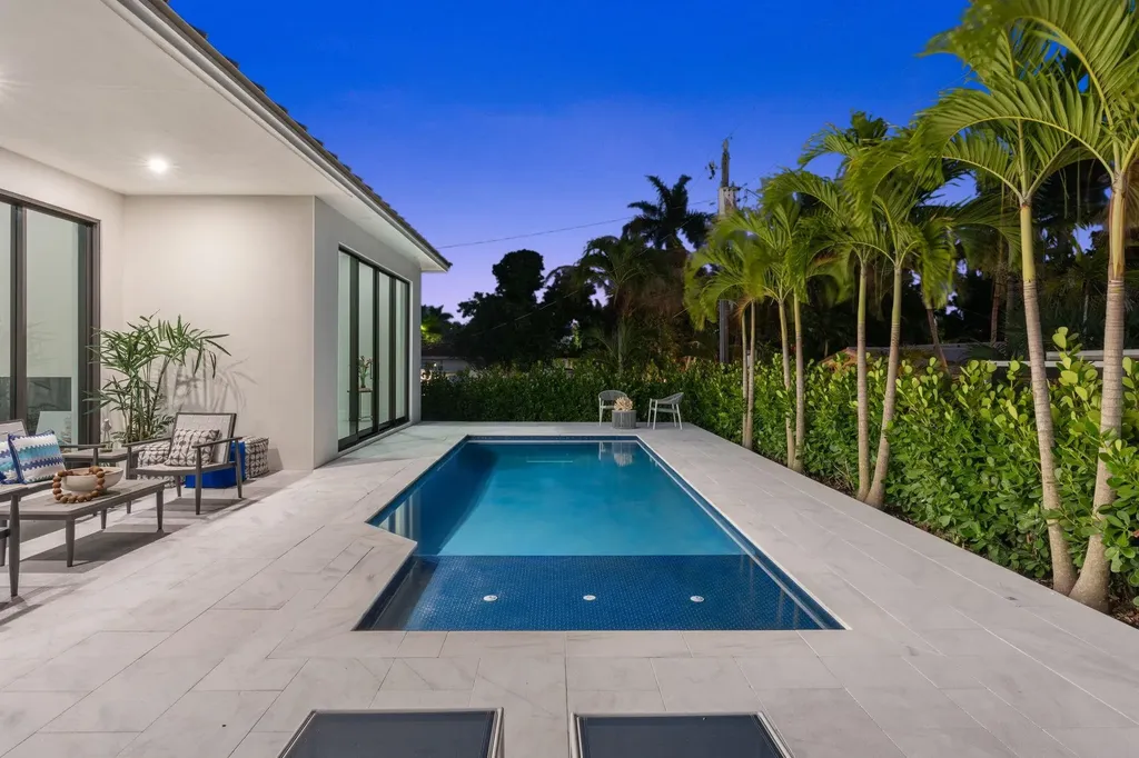 2724 NE 21st Court Fort Lauderdale FL 33305